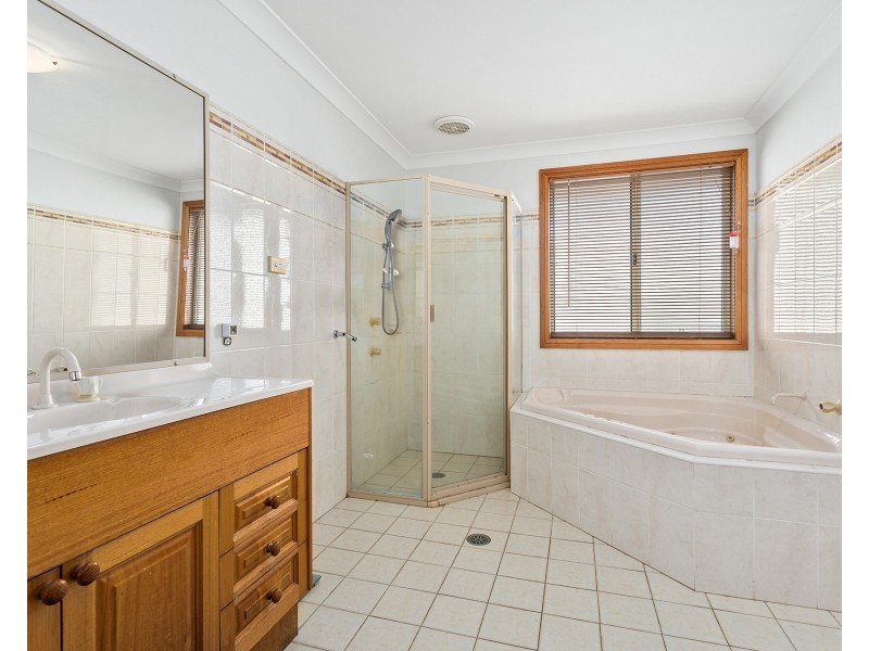 10 Byron Circuit, Flinders NSW 2529