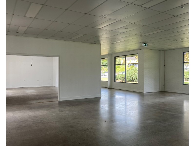 2/144 Lake Entrance Road, Oak Flats NSW 2529