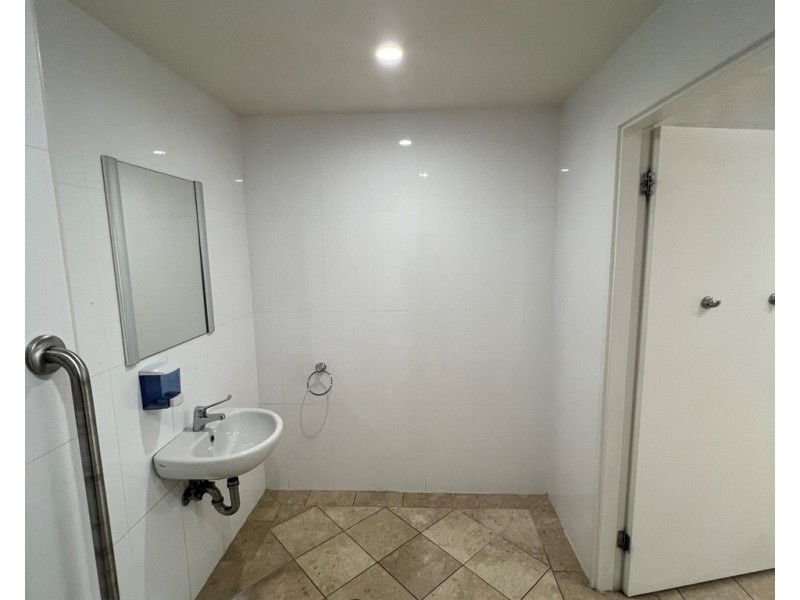 2/144 Lake Entrance Road, Oak Flats NSW 2529