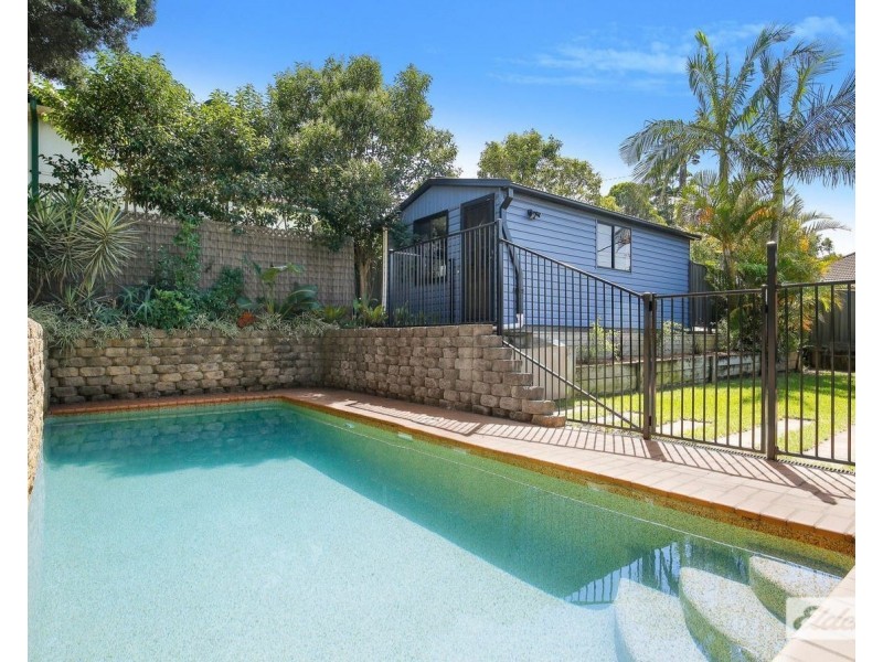 330 Gladstone Avenue, Mount Saint Thomas NSW 2500