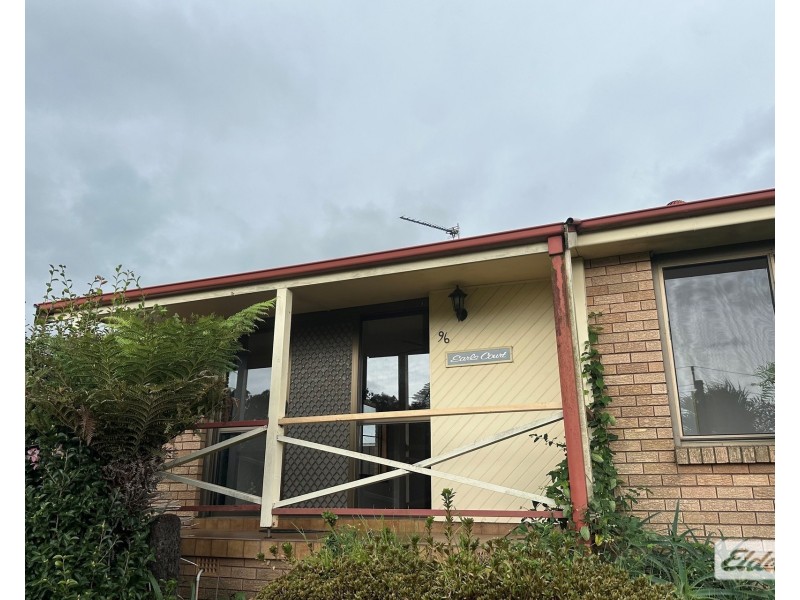 96 Beatus Street, Unanderra NSW 2526