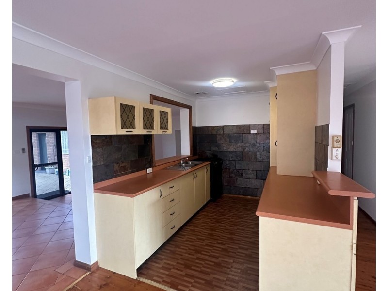 96 Beatus Street, Unanderra NSW 2526
