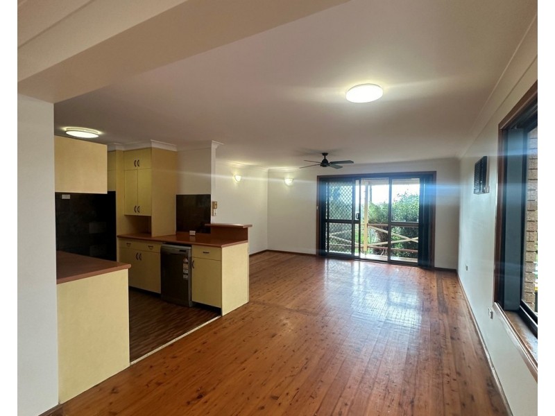 96 Beatus Street, Unanderra NSW 2526