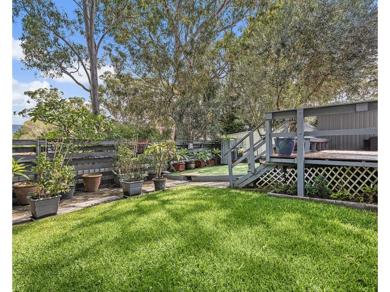 8 Stillness Road, Figtree NSW 2525
