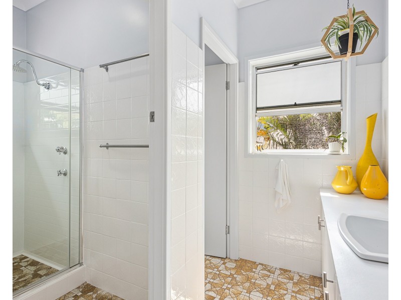 8 Stillness Road, Figtree NSW 2525