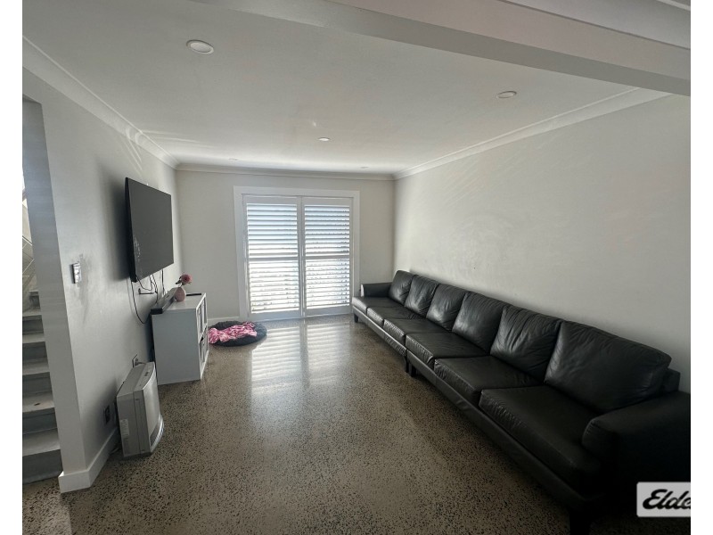 2/11 Bank Street, Wollongong NSW 2500