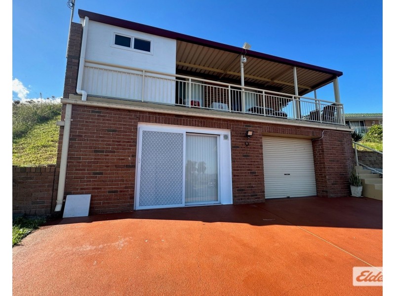 2/7 Masthead Place, Berkeley NSW 2506