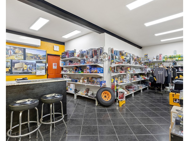 7 Prince Of Wales Avenue, Unanderra NSW 2526