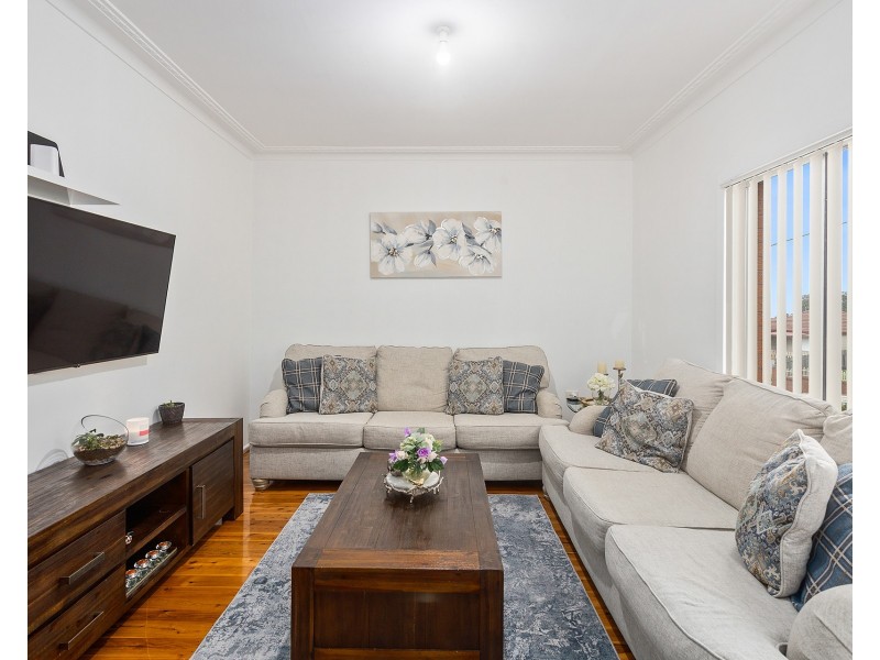 9 Barina Avenue, Lake Heights NSW 2502