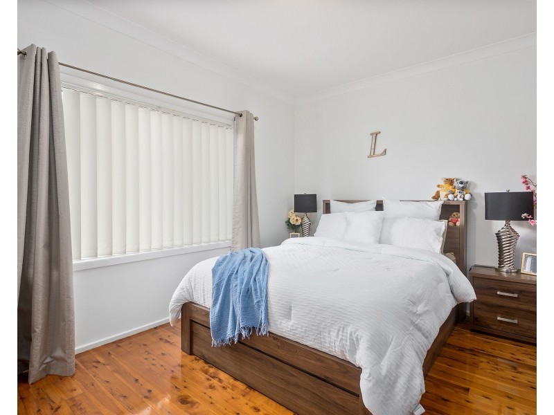 9 Barina Avenue, Lake Heights NSW 2502