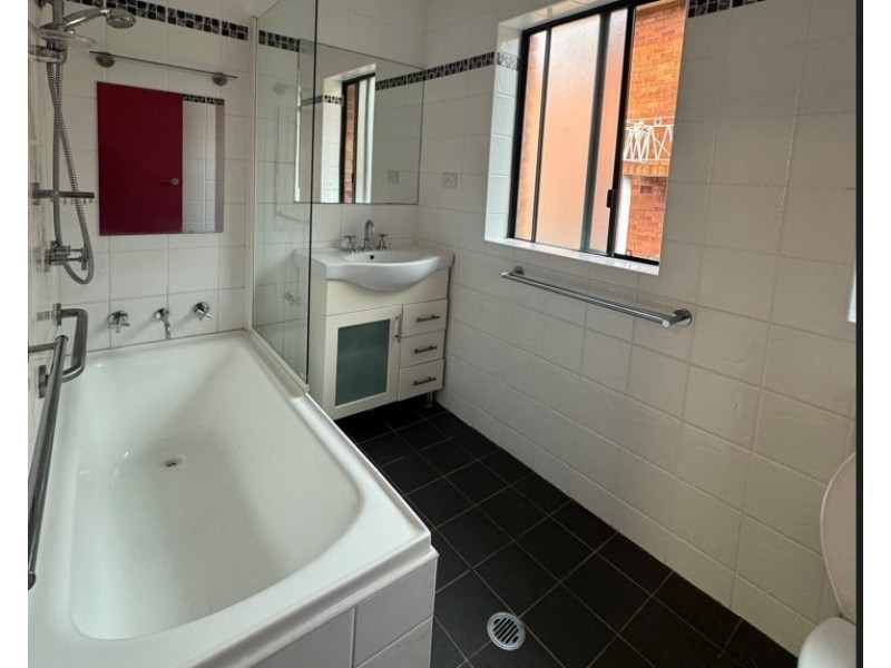 10 Lee Street, Warrawong NSW 2502