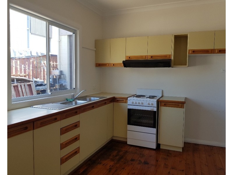 2 Ruddock Street, Corrimal NSW 2518