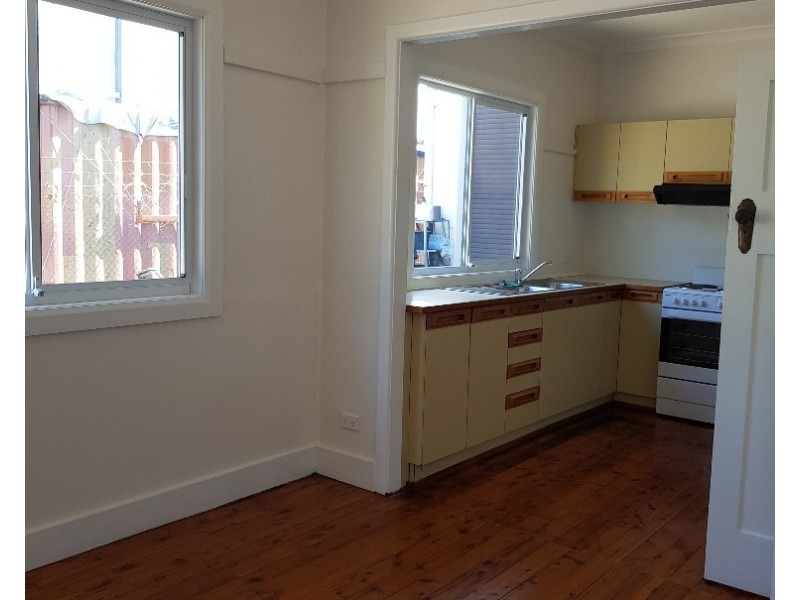 2 Ruddock Street, Corrimal NSW 2518
