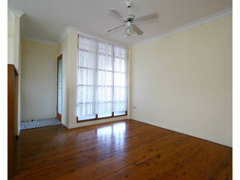 4/44 Bridge Street, Coniston NSW 2500