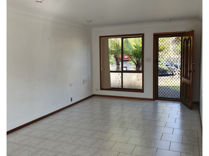 4 Goolagong Circuit, Mount Warrigal NSW 2528