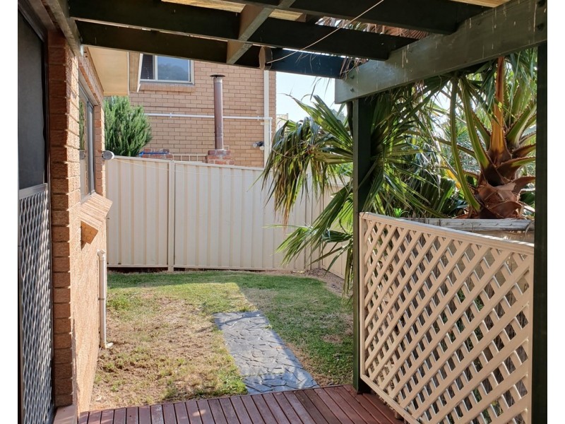 4 Goolagong Circuit, Mount Warrigal NSW 2528