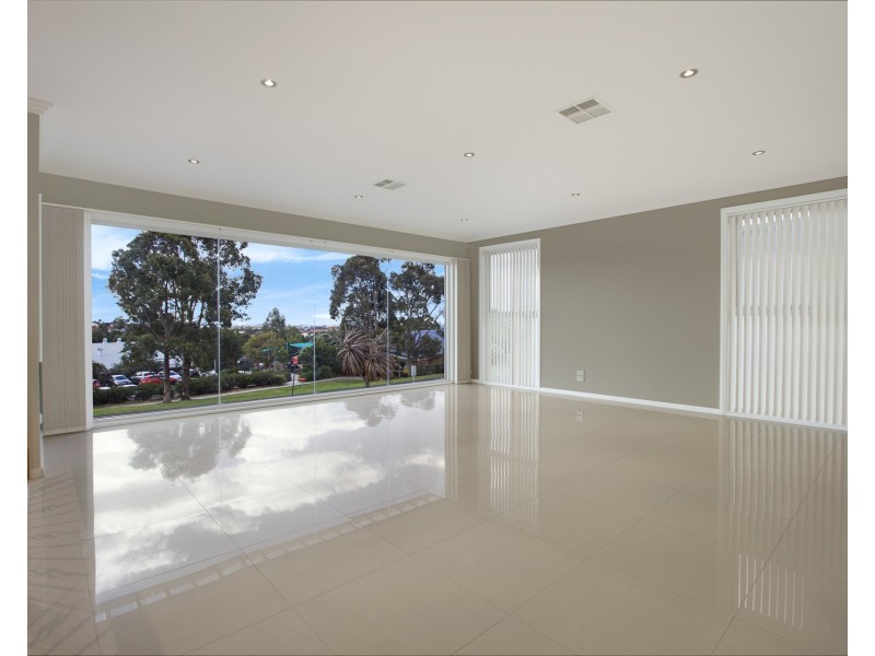 8 Stradbroke Avenue, Shell Cove NSW 2529