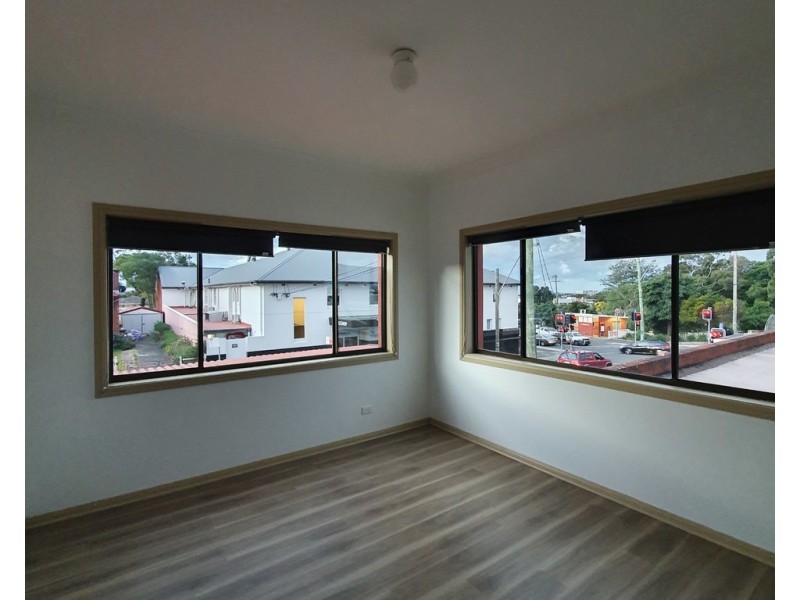 2/27 Bridge Street, Coniston NSW 2500