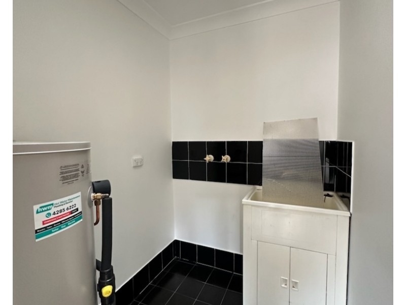 2/27 Bridge Street, Coniston NSW 2500