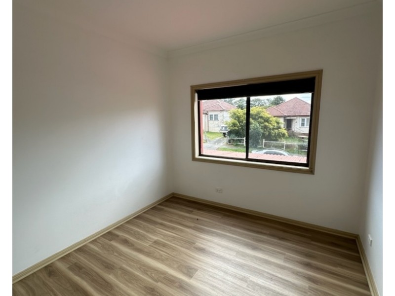 2/27 Bridge Street, Coniston NSW 2500