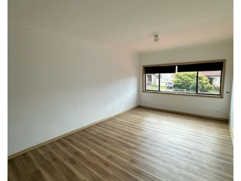 2/27 Bridge Street, Coniston NSW 2500