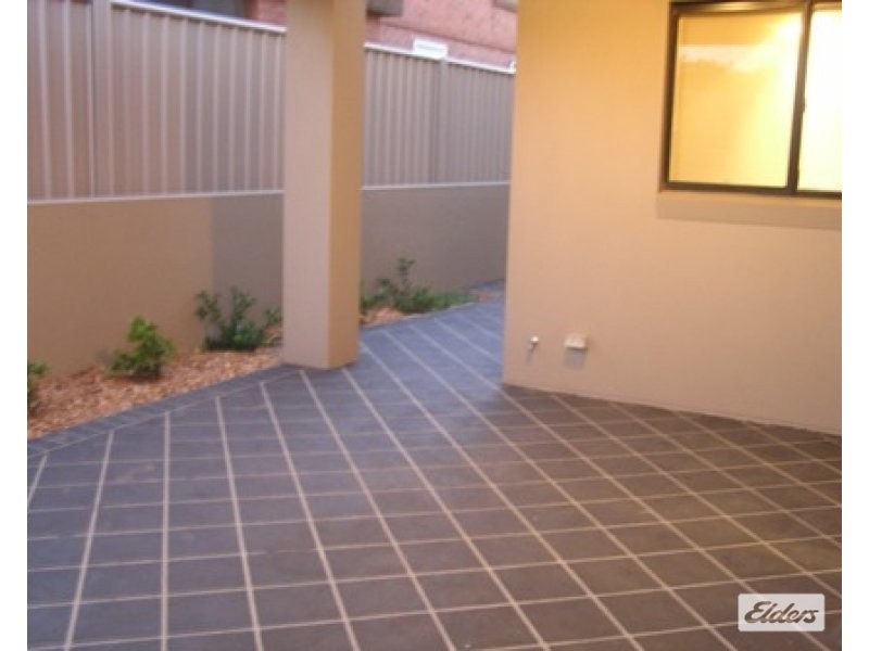 1/52A Bridge Street, Coniston NSW 2500