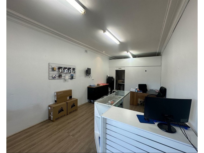 2/130 Gladstone Avenue, Coniston NSW 2500