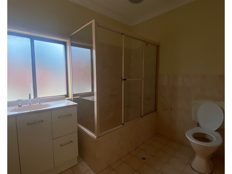 4/27 Bridge Street, Coniston NSW 2500