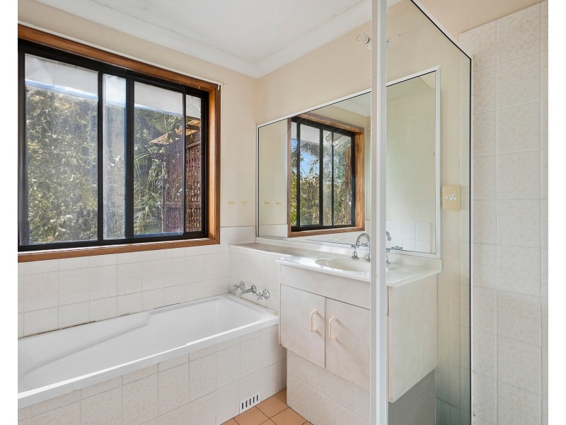 13 Ribbonwood Road, Farmborough Heights NSW 2526