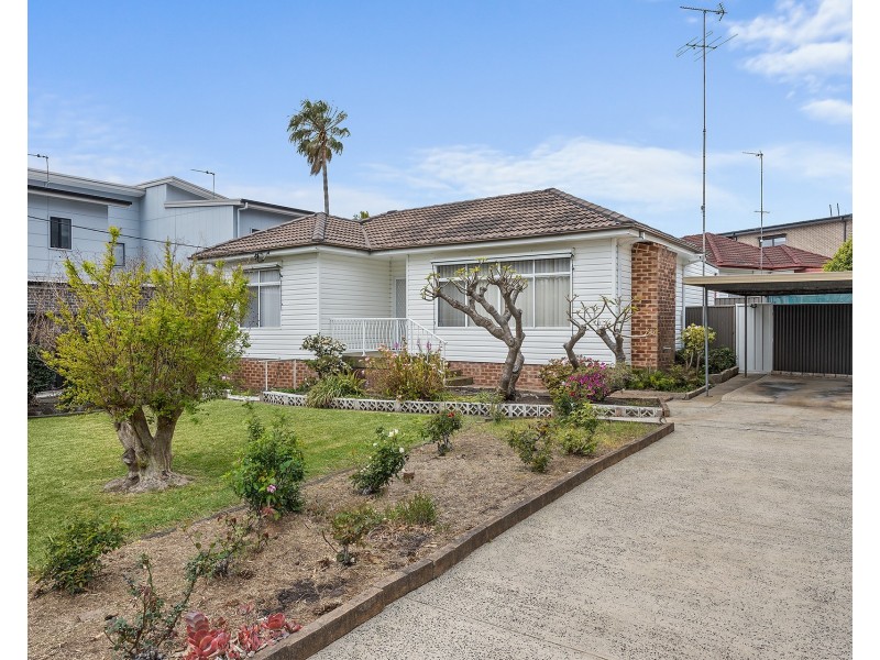 43 Farmborough Road, Unanderra NSW 2526