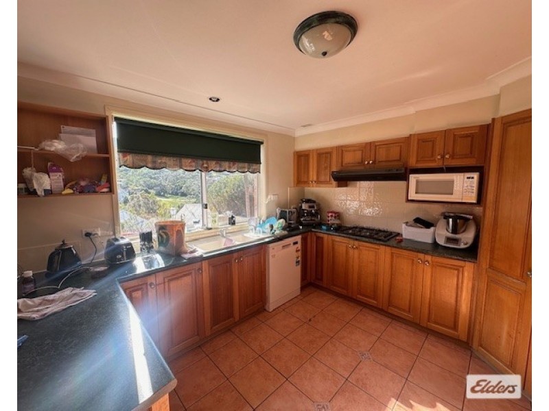 24 Taminga Crescent, Cordeaux Heights NSW 2526