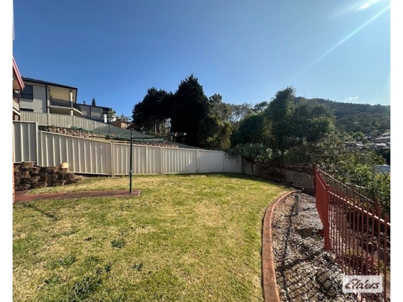 24 Taminga Crescent, Cordeaux Heights NSW 2526