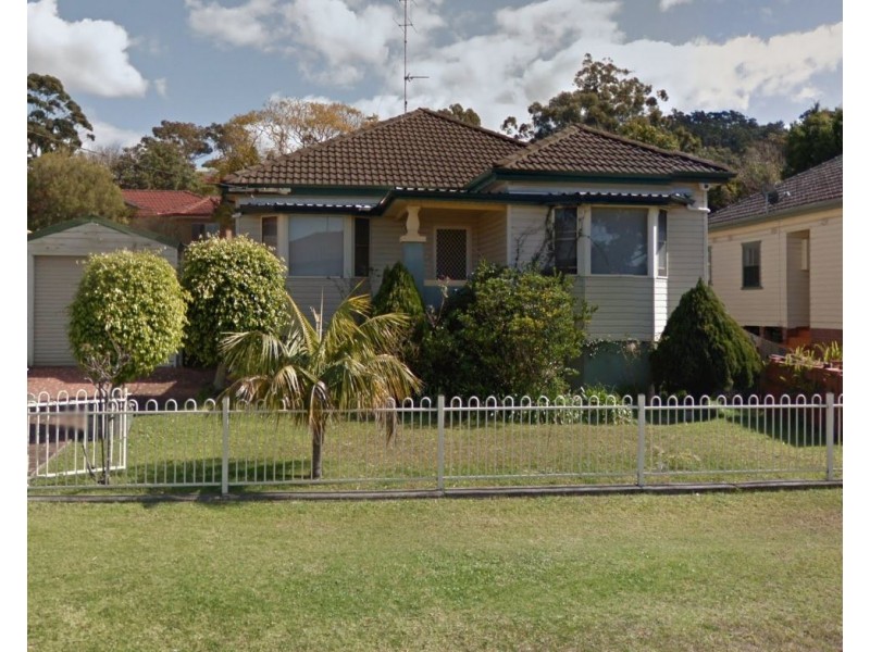 14 Myrtle Street, Coniston NSW 2500