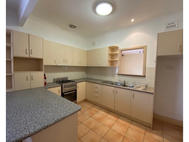 14 Myrtle Street, Coniston NSW 2500