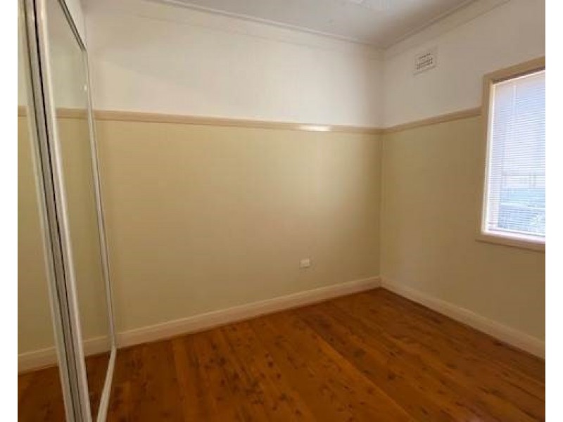14 Myrtle Street, Coniston NSW 2500