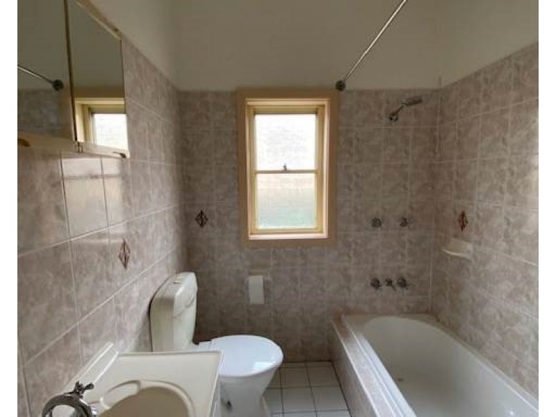 14 Myrtle Street, Coniston NSW 2500