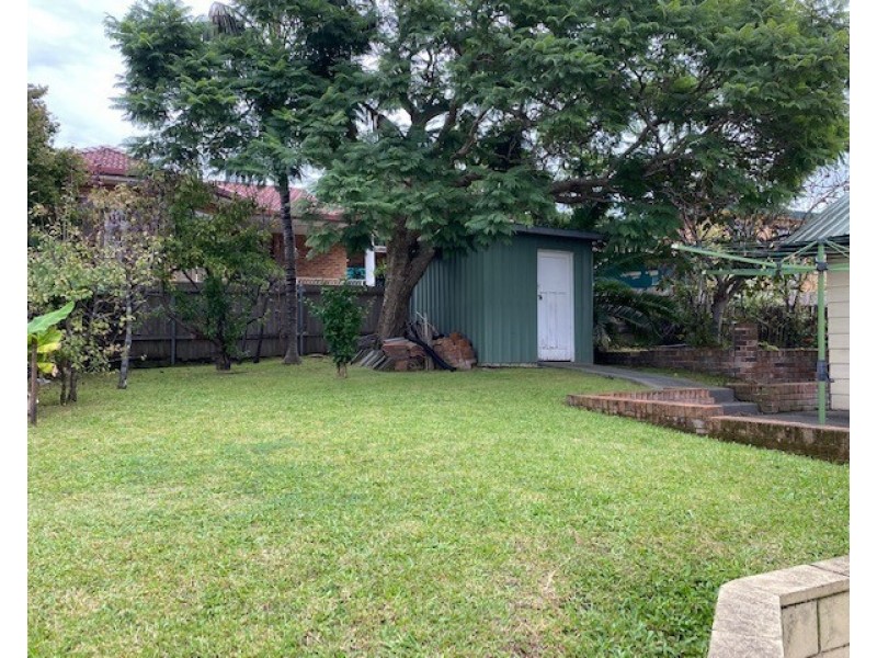 14 Myrtle Street, Coniston NSW 2500