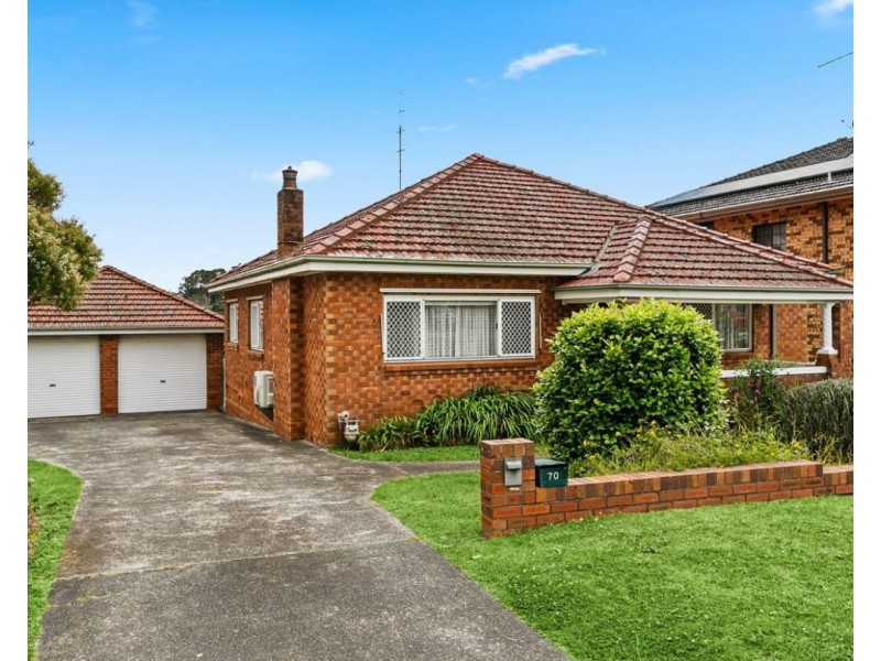 70 Mt Keira Road, Mount Keira NSW 2500