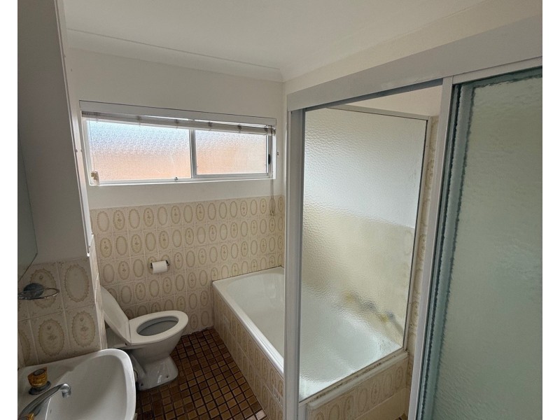 6/8 Myrtle Street, Coniston NSW 2500