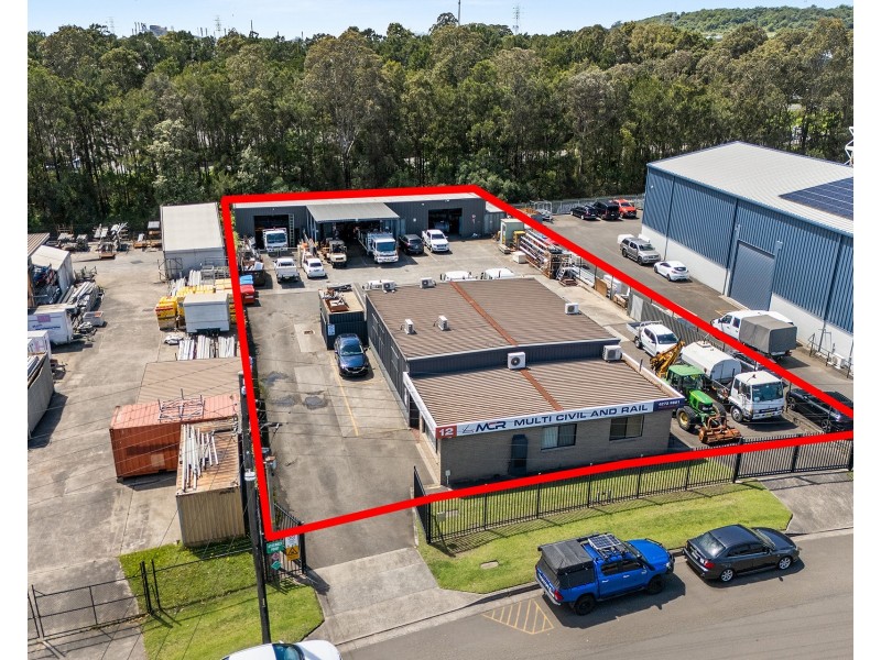 12 Resolution Drive, Unanderra NSW 2526