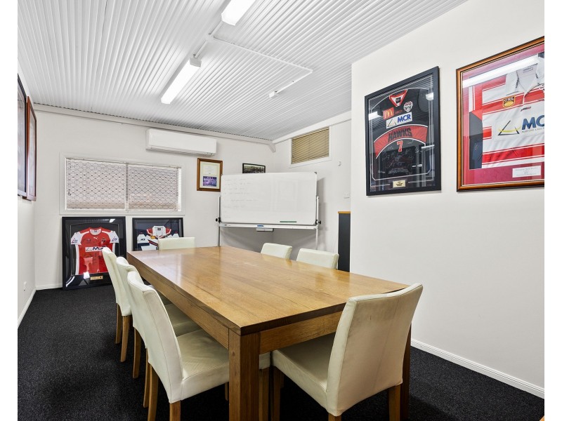 12 Resolution Drive, Unanderra NSW 2526
