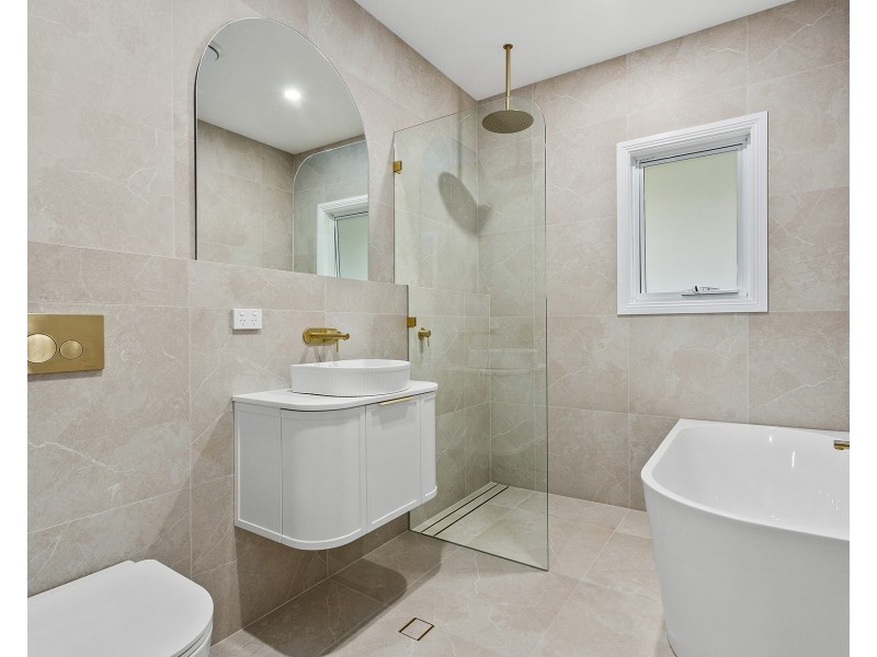 21a Ranchby Avenue, Lake Heights NSW 2502