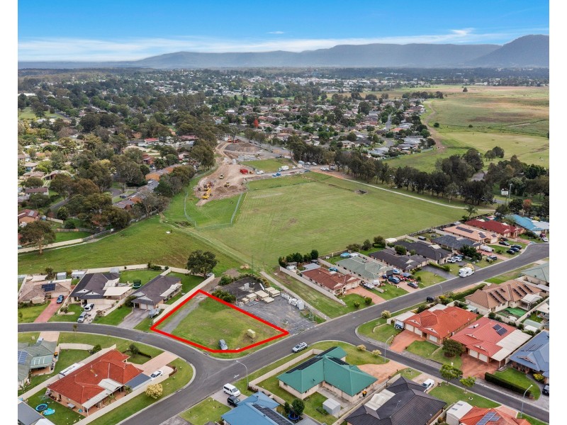 2 Kardella Avenue, Nowra NSW 2541