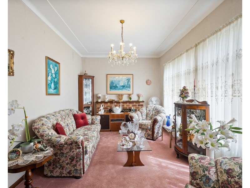 43 Farmborough Road, Unanderra NSW 2526