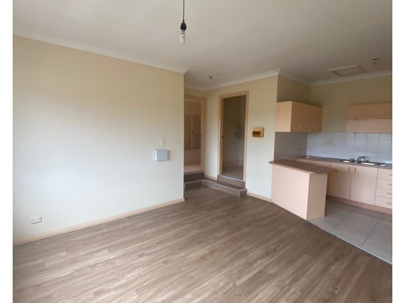 4/27 Bridge Street, Coniston NSW 2500