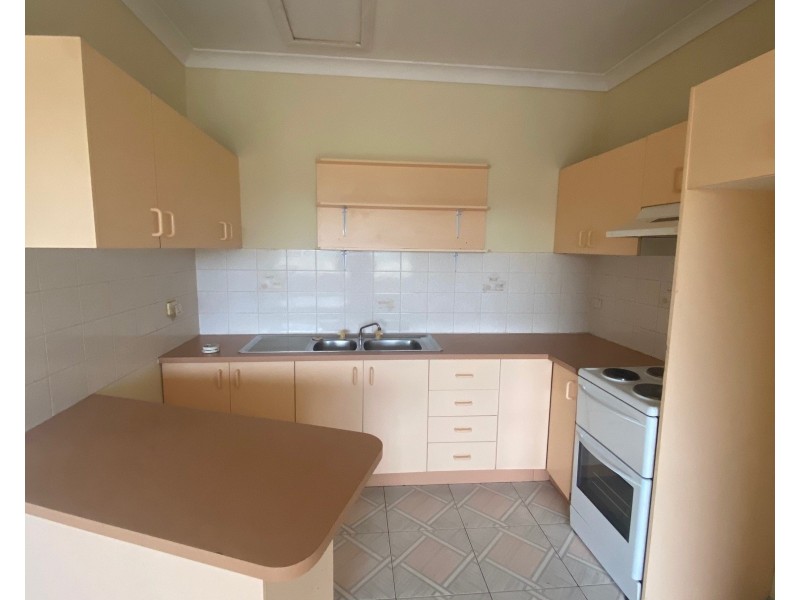 4/27 Bridge Street, Coniston NSW 2500