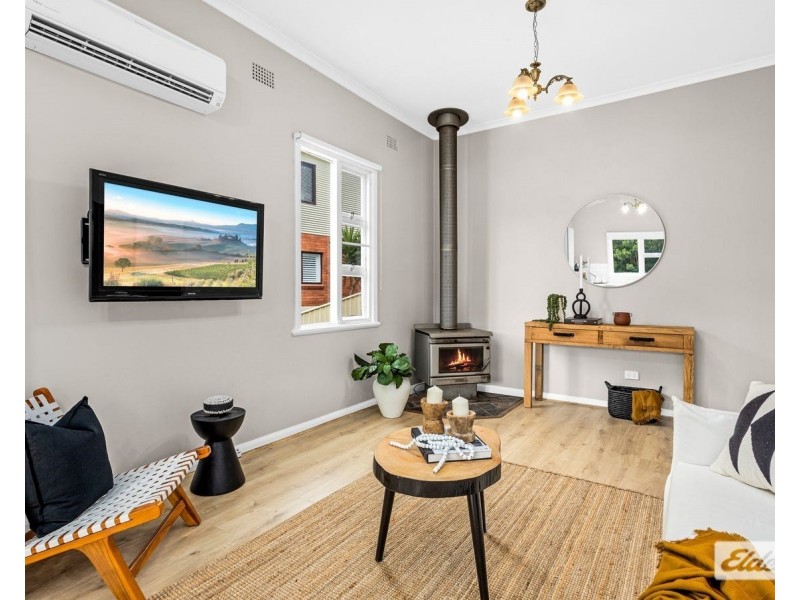 30 Pooraka Avenue, West Wollongong NSW 2500