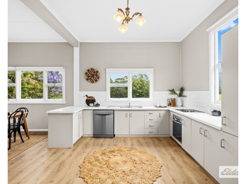 30 Pooraka Avenue, West Wollongong NSW 2500