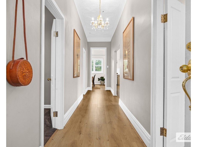 30 Pooraka Avenue, West Wollongong NSW 2500