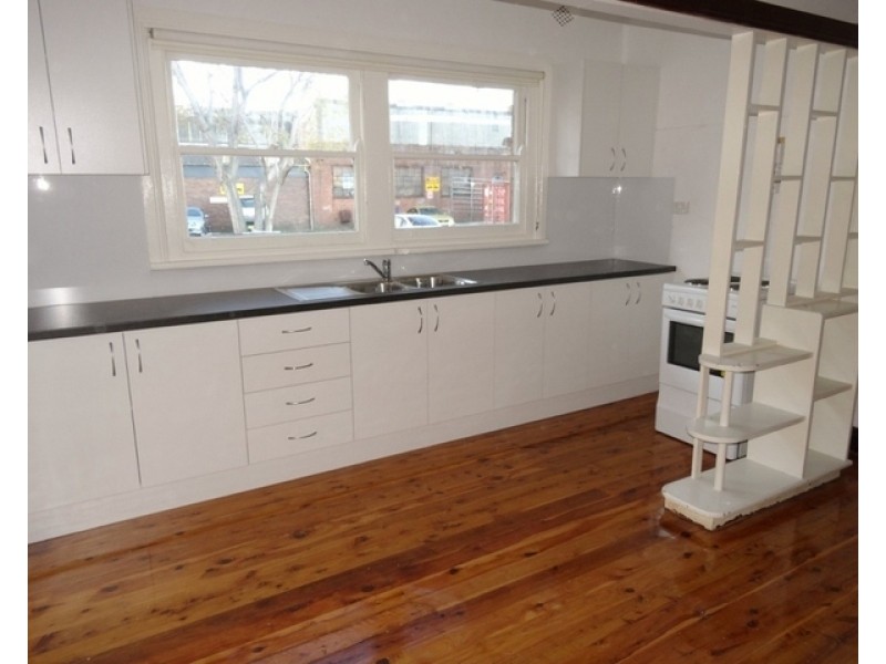 17 Gladstone Avenue, Wollongong NSW 2500